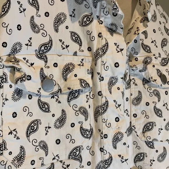 Kittenish Paisley Crop Jacket - Picture 5 of 12